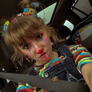 Meet your Posher, Ava